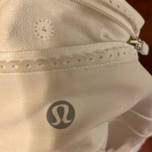 Lululemon white size 4 leggings